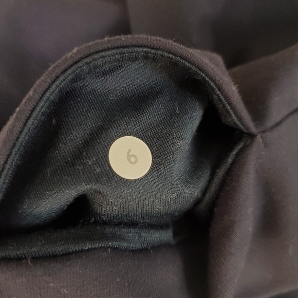 Lululemon leggings size 6 navy blue - Picture 2 of 5